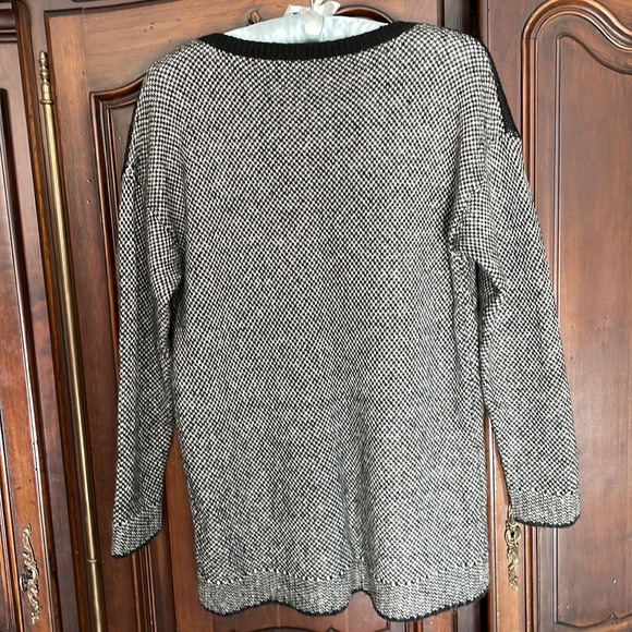 Mickey Mouse oversized sweater, size small - Picture 4 of 4